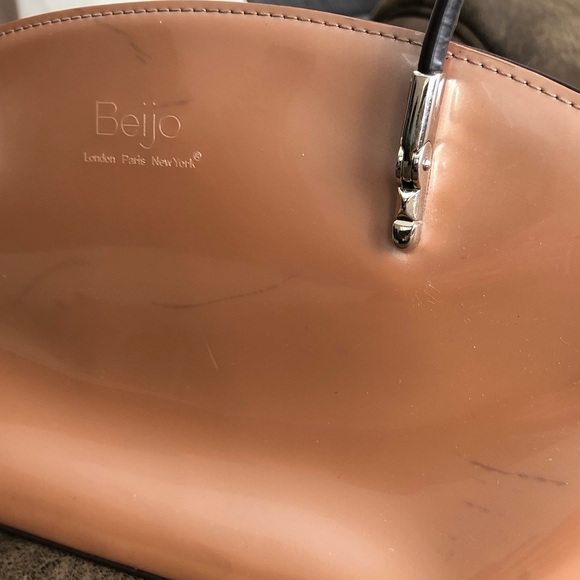 BEIJO - London*Paris*New York - Peachy Patent Purse with sturdy handles - Picture 3 of 11